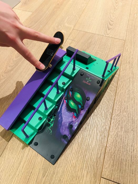 Tech Deck rampa Nyjach rail + deska