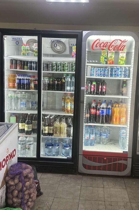 Продам холодильні ларі та вітрини