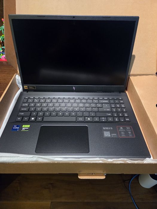 Laptop gamingowy Acer nitro v 15 ANV15-52-99Ds