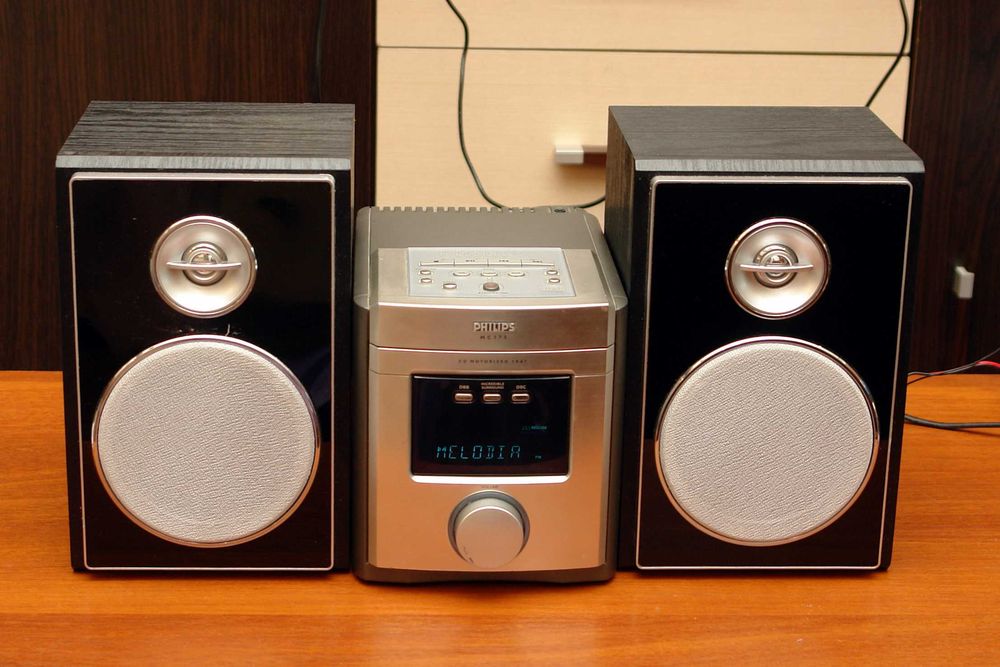 Музыкальный центр Sony CMT-EH15, Philips MC175. CD Магнитола бумбокс TDK TBC8211. Всё работает