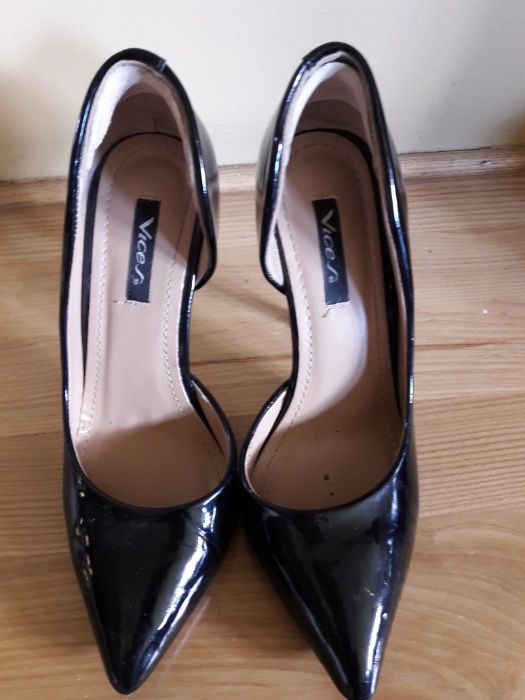 Czarne lakierki Vices