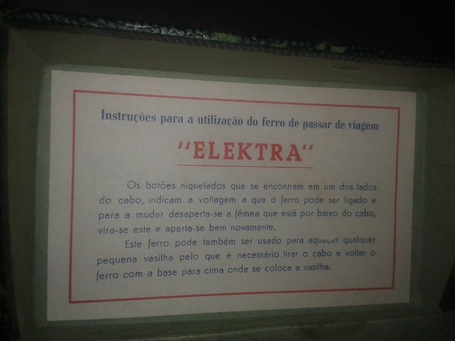 Ferro de Engomar Antigo de Viagem Marca Elektra