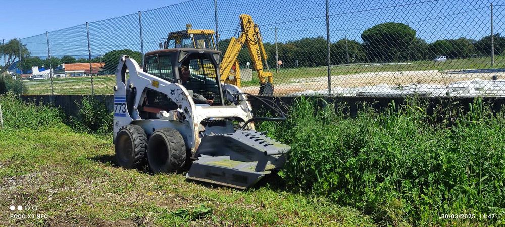 limpeza de terrenos/valas com destroçador florestal