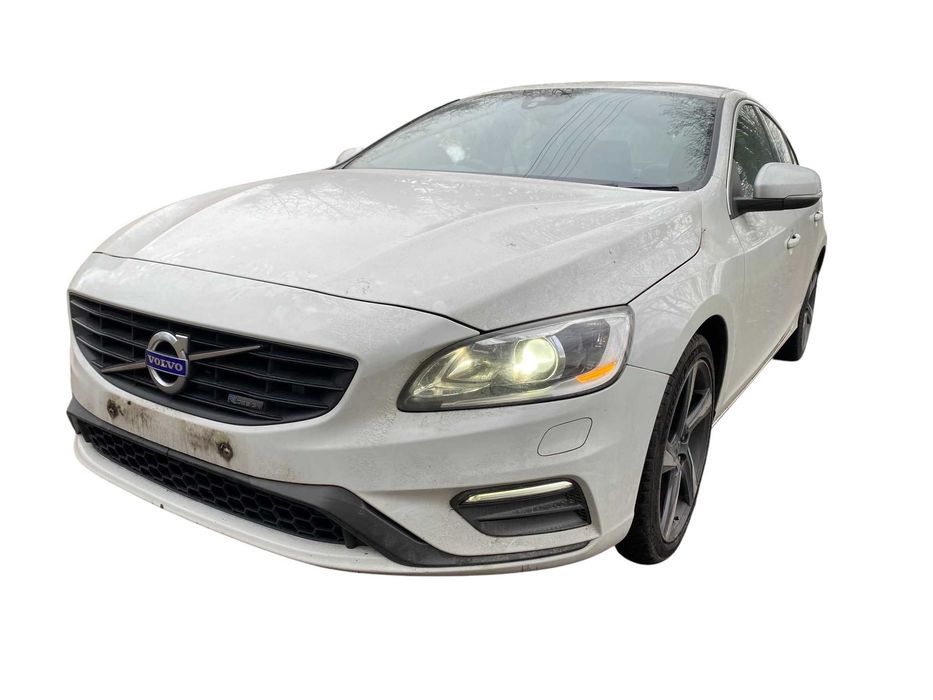 Volvo S60 V60 LIFT II D4204T5 614-46 Zderzak Przód Przedni R-DESIGN