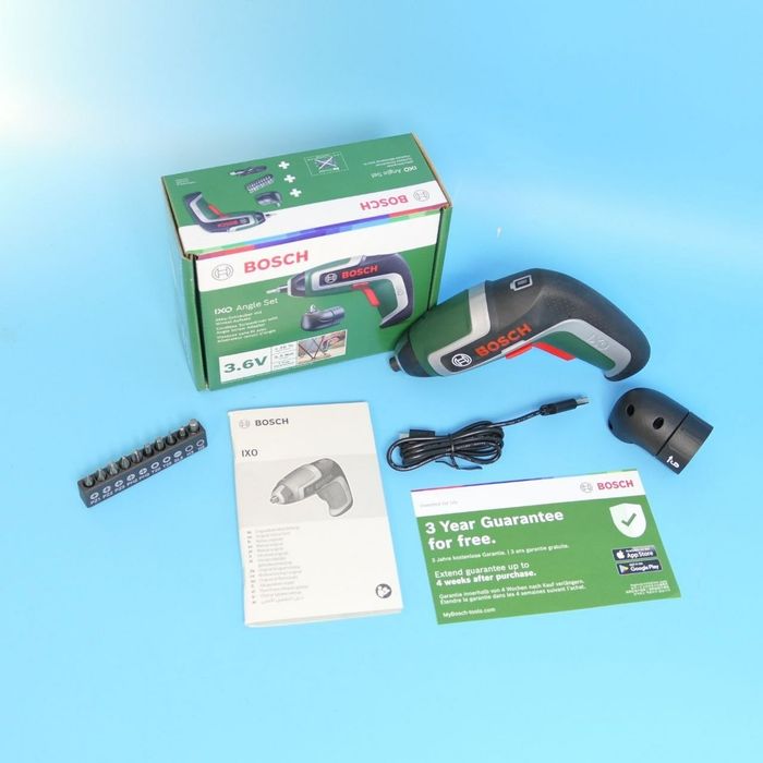 Акумуляторна електровикрутка Bosch IXO 7 Angle Set (06039E0003) з кутовою насадкою. Аккумуляторная отвертка Bosch IXO 7 Angle Set  с угловой насадкой.