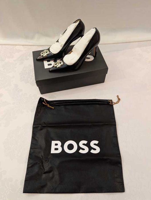 Sapatos BOSS em pele - NOVOS