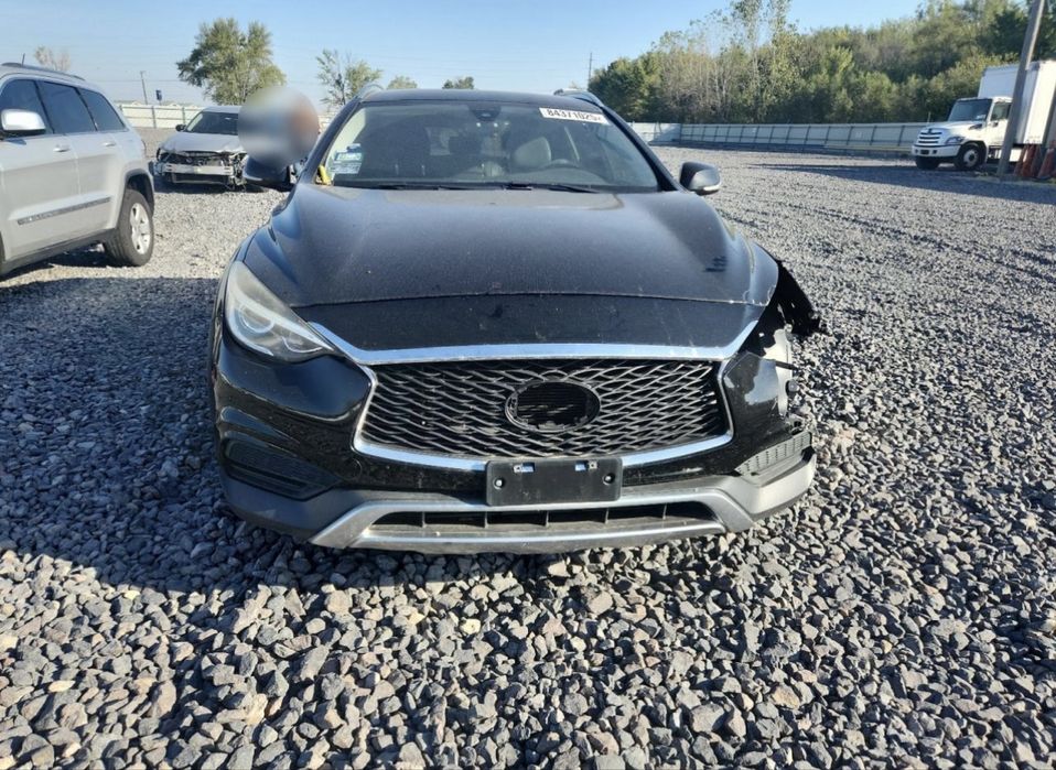 Infiniti QX30 2017 Інфініті Luxury мах комплектація