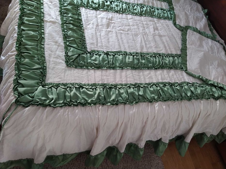 Conjunto de colcha em linho, fronhas e toalha de mesa