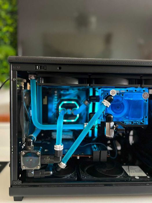 PC Gamer Ryzen 5 5600 + RX 5700XT — watercooling custom, caixa Lian Li Dan (ITX)