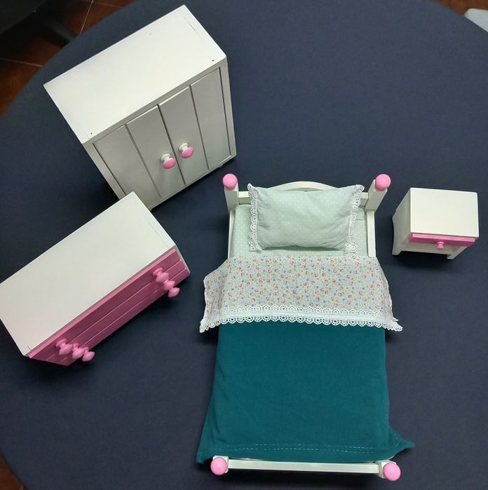 Quarto de brincar artesanal em madeira