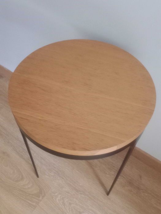Mesa de apoio de madeira