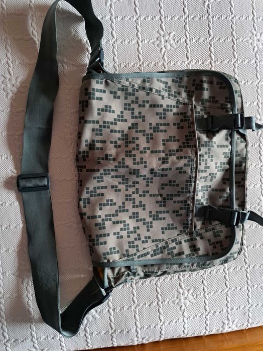 Bolsa tiracolo HM nova