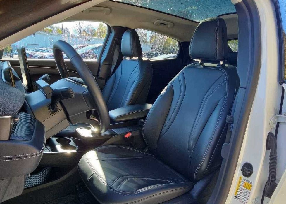 Ford Mustang Mach-E Premium      2023