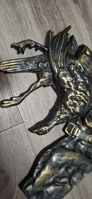 Imagem de cão de caça em bronze