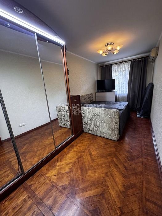 Продам 2к кв, район Трц Украина, Тракторостроителей 90б