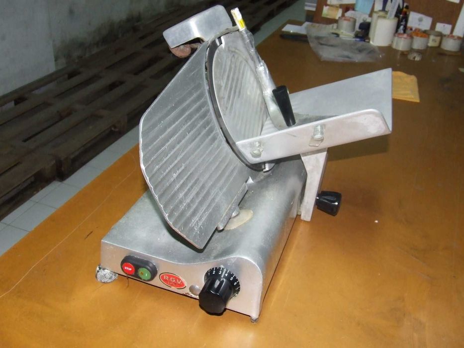 Máquina de cortar fiambre