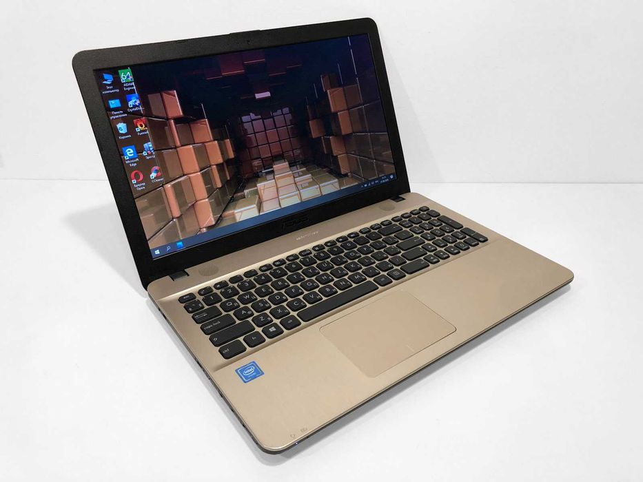 Ноутбук Asus VivoBook R541N, Intel N3350, 8Gb, SSD 240Gb, GeForce 810M 2Gb, Батарея до 10 годин!