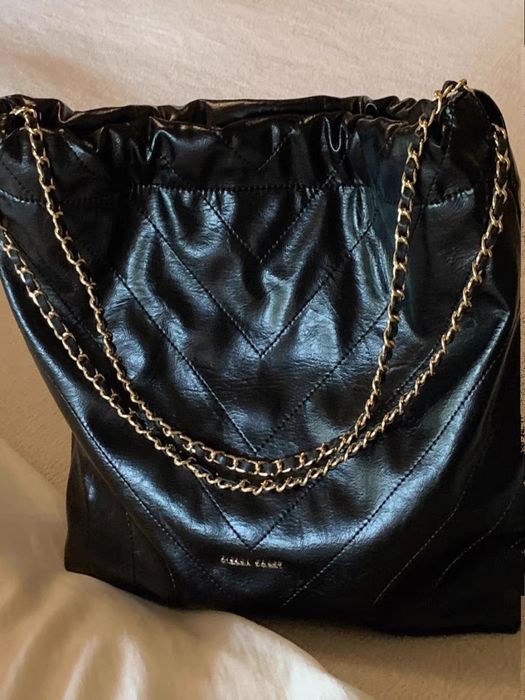 Nova bolsa de couro feminina de marca de designer independente. Por fa