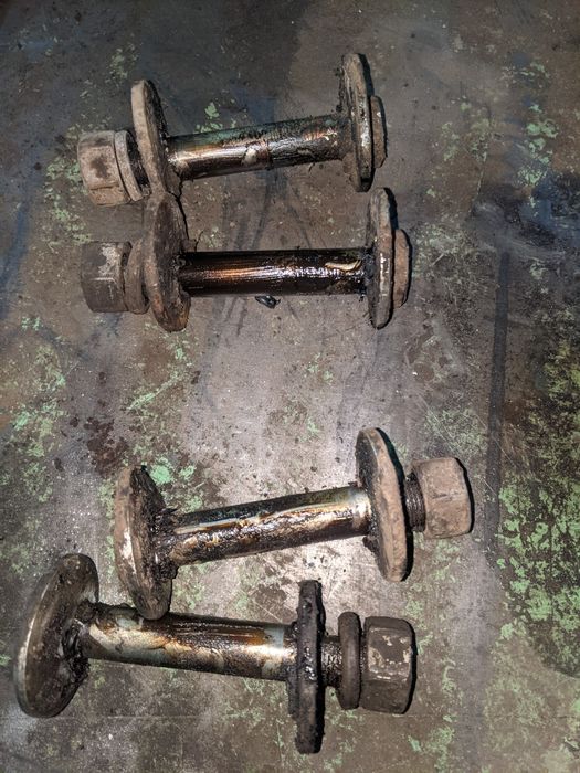 Бовт розвальний з гайкою та шайбами Кіа Соренто 2002-2008 р.в.