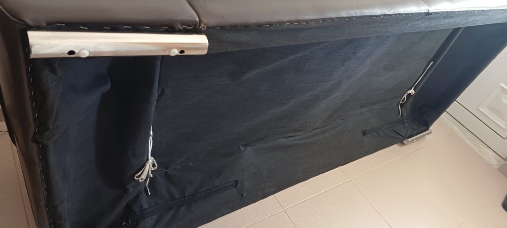 Vendo sofá de 3 Lugares em pele castanha genuína da sofatinni.