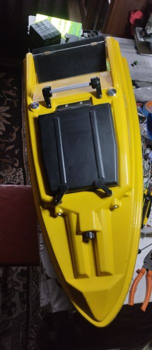 Прикормочные кораблики для рыбалки