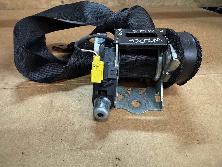 Cinto de segurança tras direito Mercedes W204 C200 C220 C250