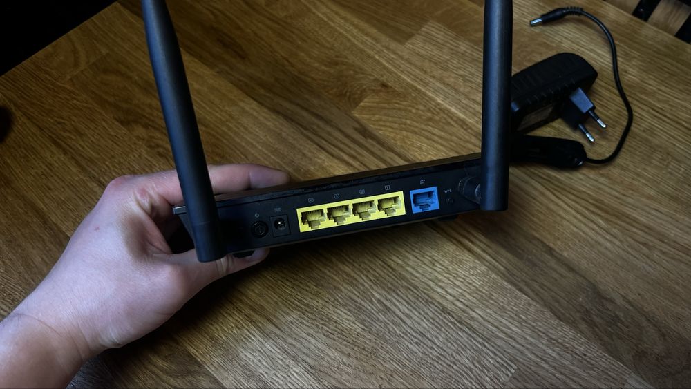 Роутер ASUS RT-N12