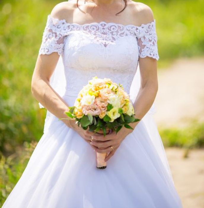 Весільна сукня,плаття