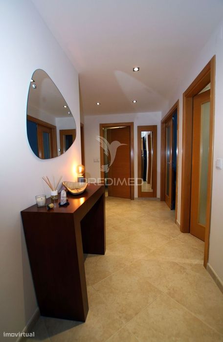 Apartamento T2 em zona nobre da Sobreda da Caparica