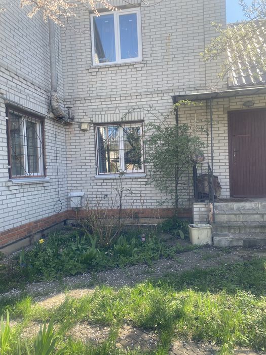 Продам цегляний будинок в Макарові центр