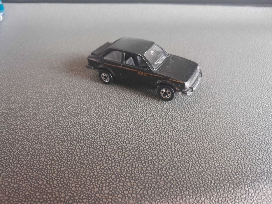 Model hot wheels ford escort 1982rok