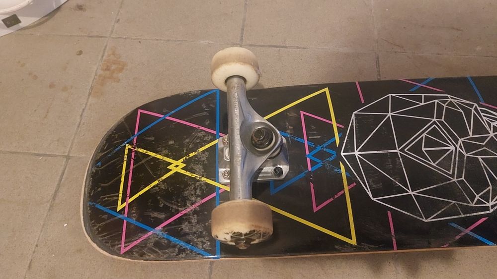 Skate caveira usado