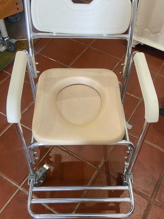 Equipamentos de Apoio Hospitalar / Ortopédico – Excelente Estado