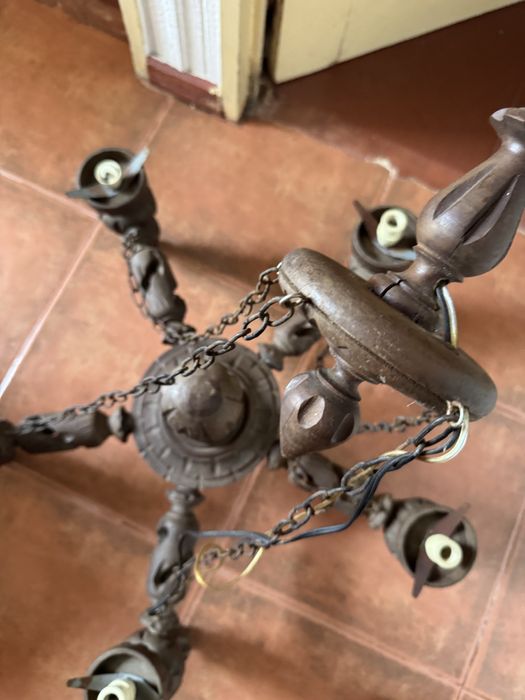 Candeerio de madeira trabalhado em talha