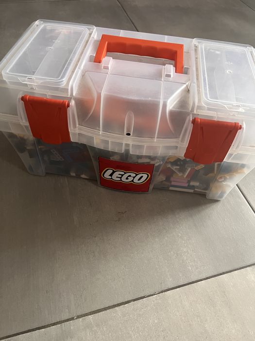 Sprzedam oryginalne klocki Lego.