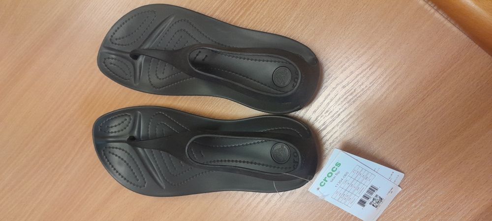Sprzedam nowe buty CROCS