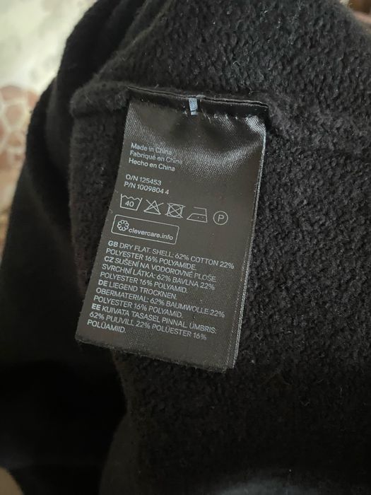 Dzianinowa sukienka czarna sweterkowa z kołnierzykiem