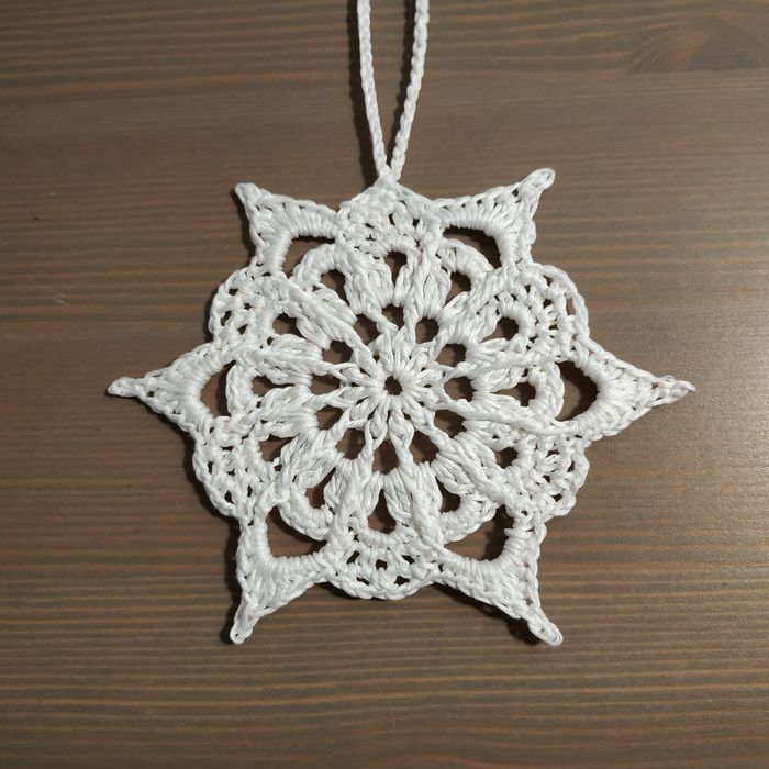 Декор в'язані сніжинки