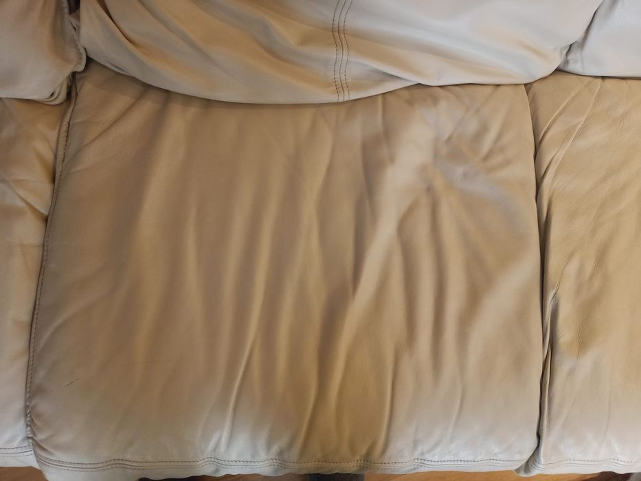 Sofá Grande De Pele Branco/Bege Para Sala ou Escritório