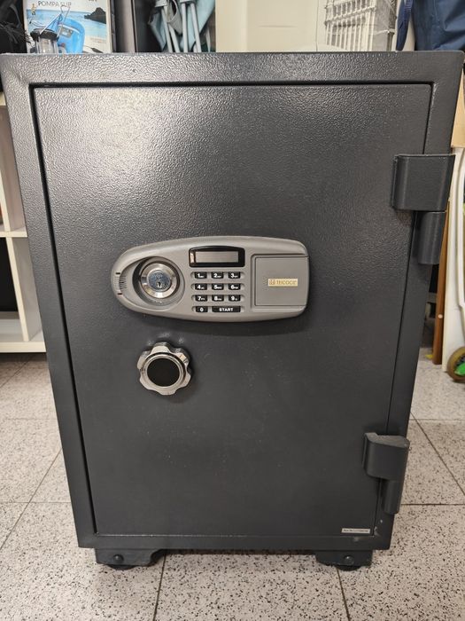 Cofre teicocil, novo