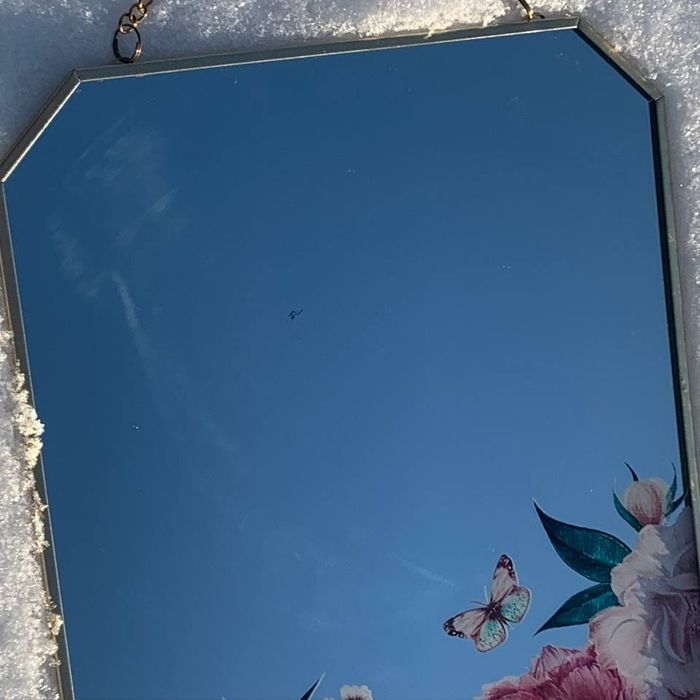 Зеркало восьмиугольное винтажное с цветами.