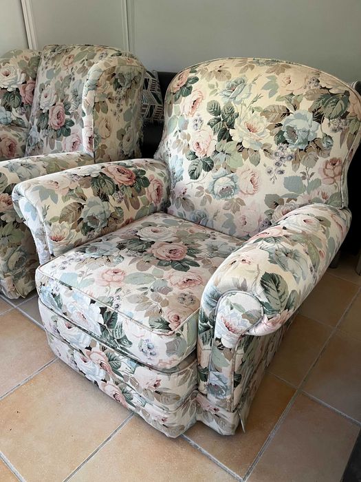 Dois belos cadeirões de estilo inglês!