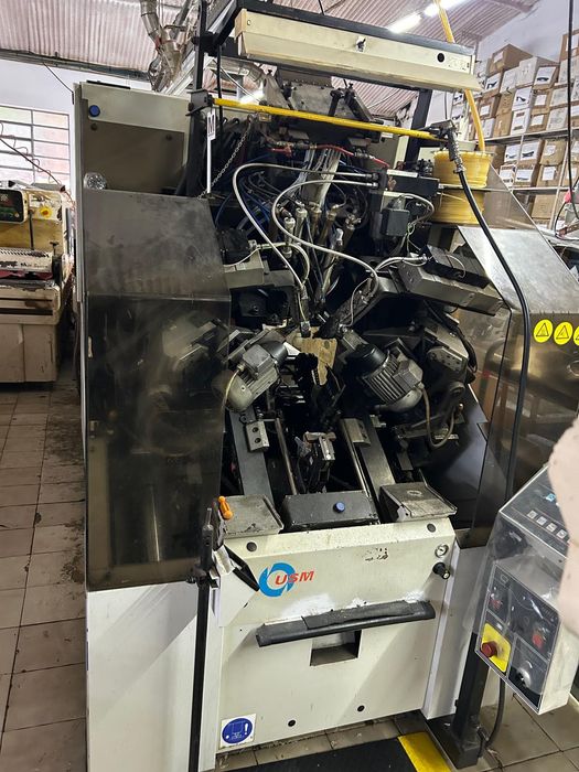 Máquina de fechar lados e calcanheiras USM