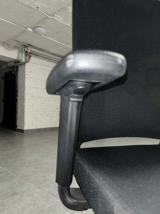 Krzesło biurowe Veris Net 100SFL