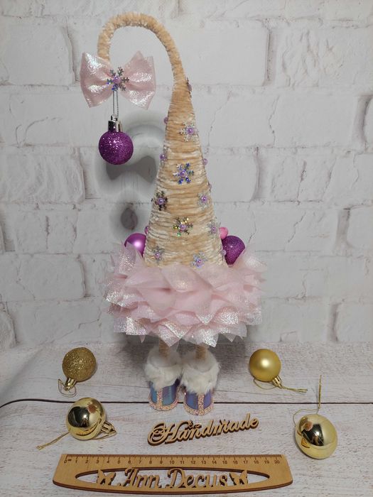 Choinka świąteczna na nogach. Handmade