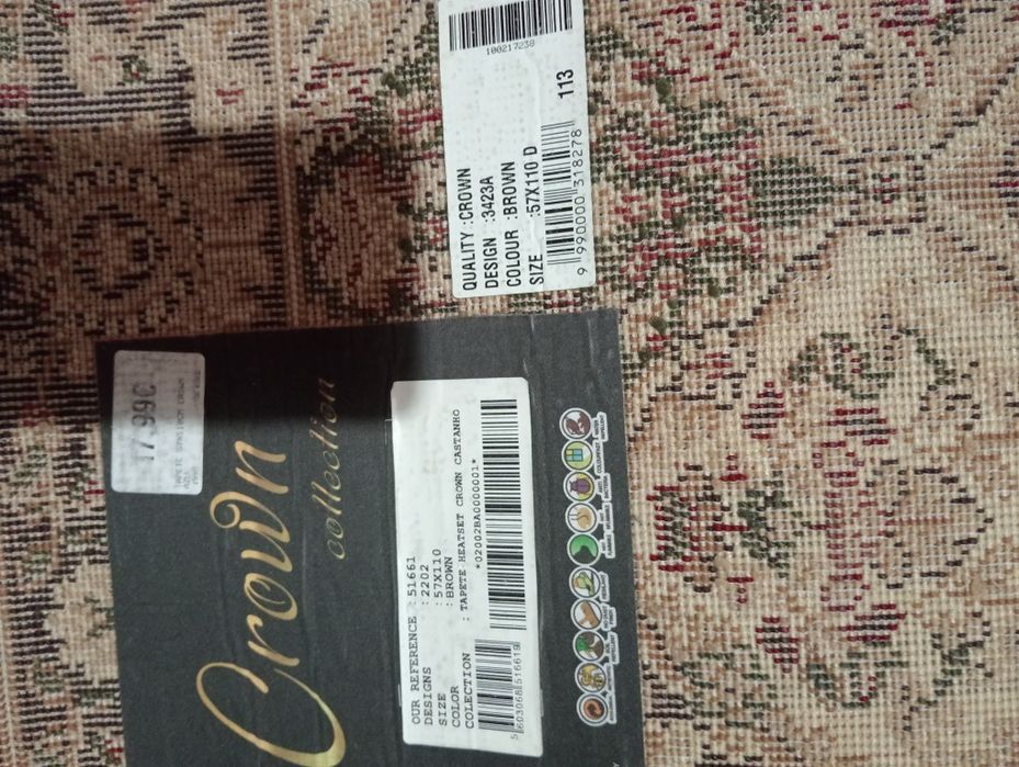 Tapete de chão tom castanho