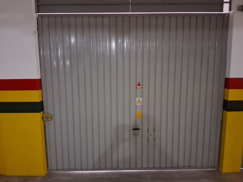 Portão de garagem em ferro