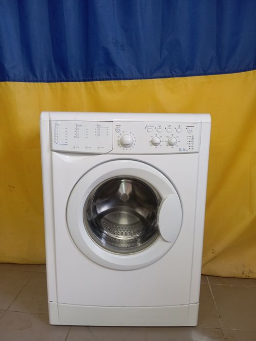 Стиральная машина Индезит IWSC5105