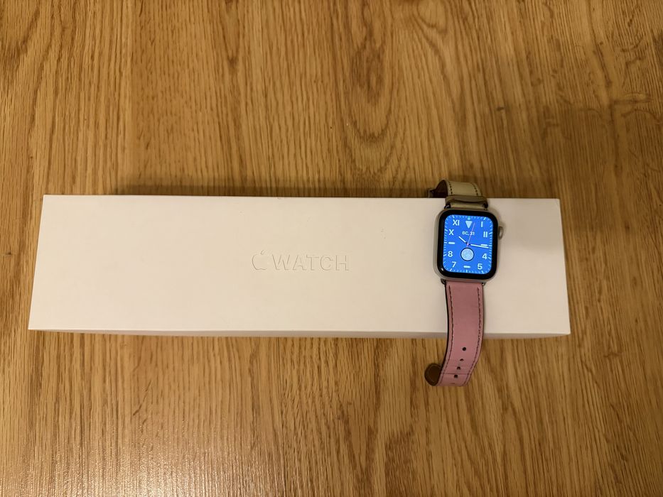 apple watch series 4 40mm - Купити електроніку - Ціни на OLX.ua