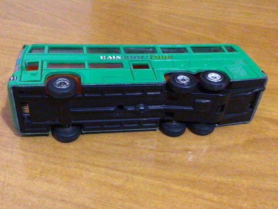 Дитяча іграшка  автобус